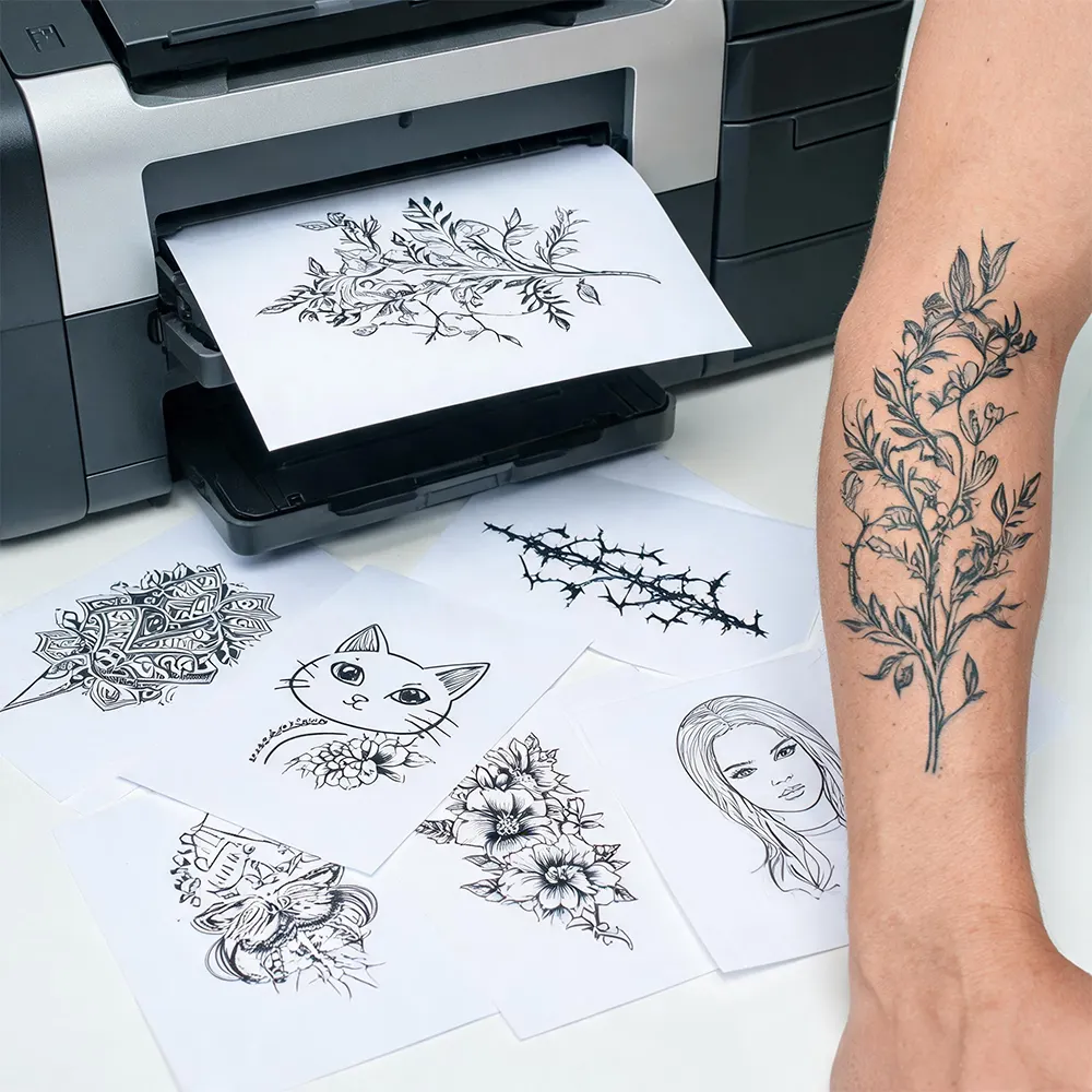 papier adhésif à tatouage