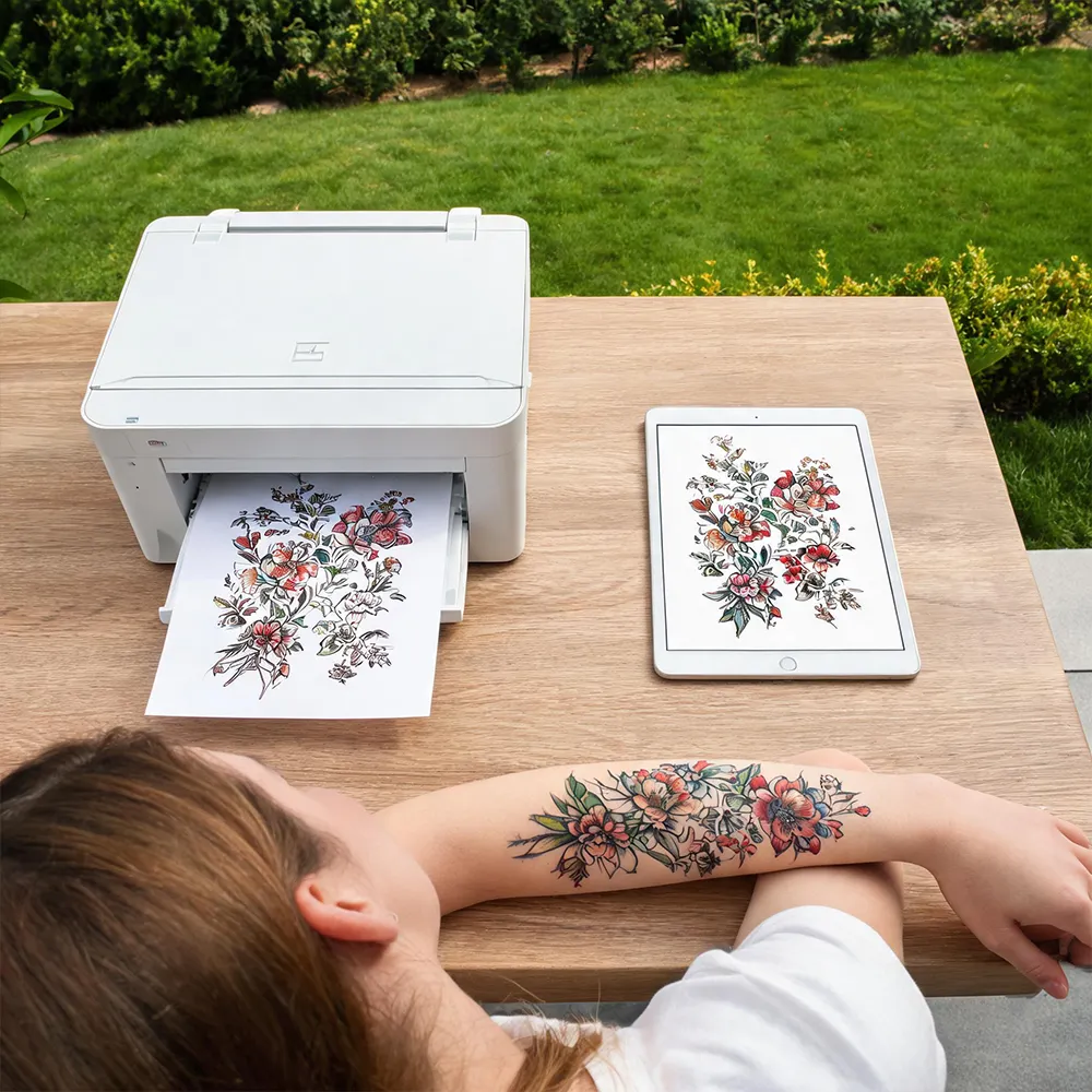papier adhésif à tatouage